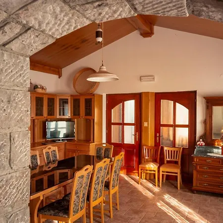 Tourist Farm Skerlj Çiftlik konaklama *