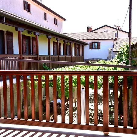 בית חווה Tourist Farm Skerlj Dutovlje