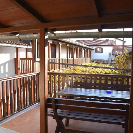 Tourist Farm škerlj * Dutovlje