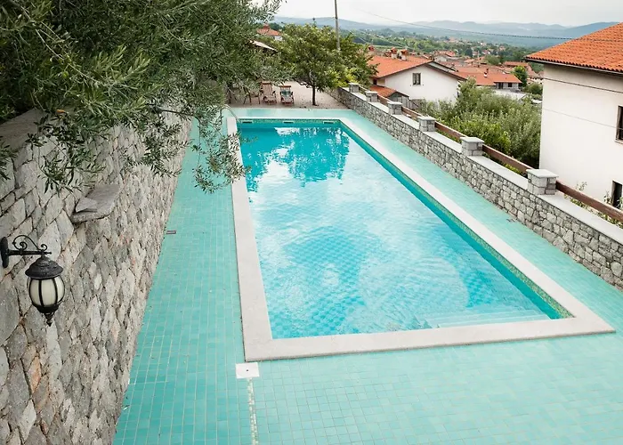 Tourist Farm škerlj *