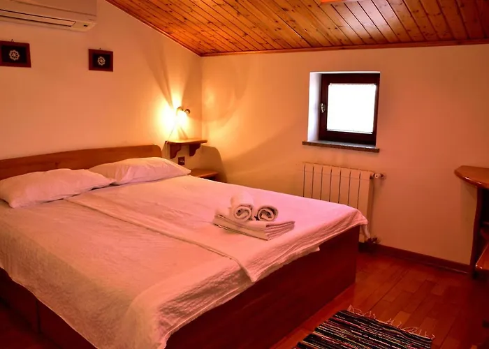 Tourist Farm škerlj * Dutovlje