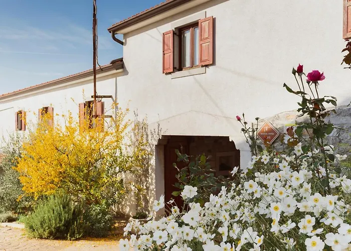 Çiftlik konaklama Tourist Farm Skerlj *